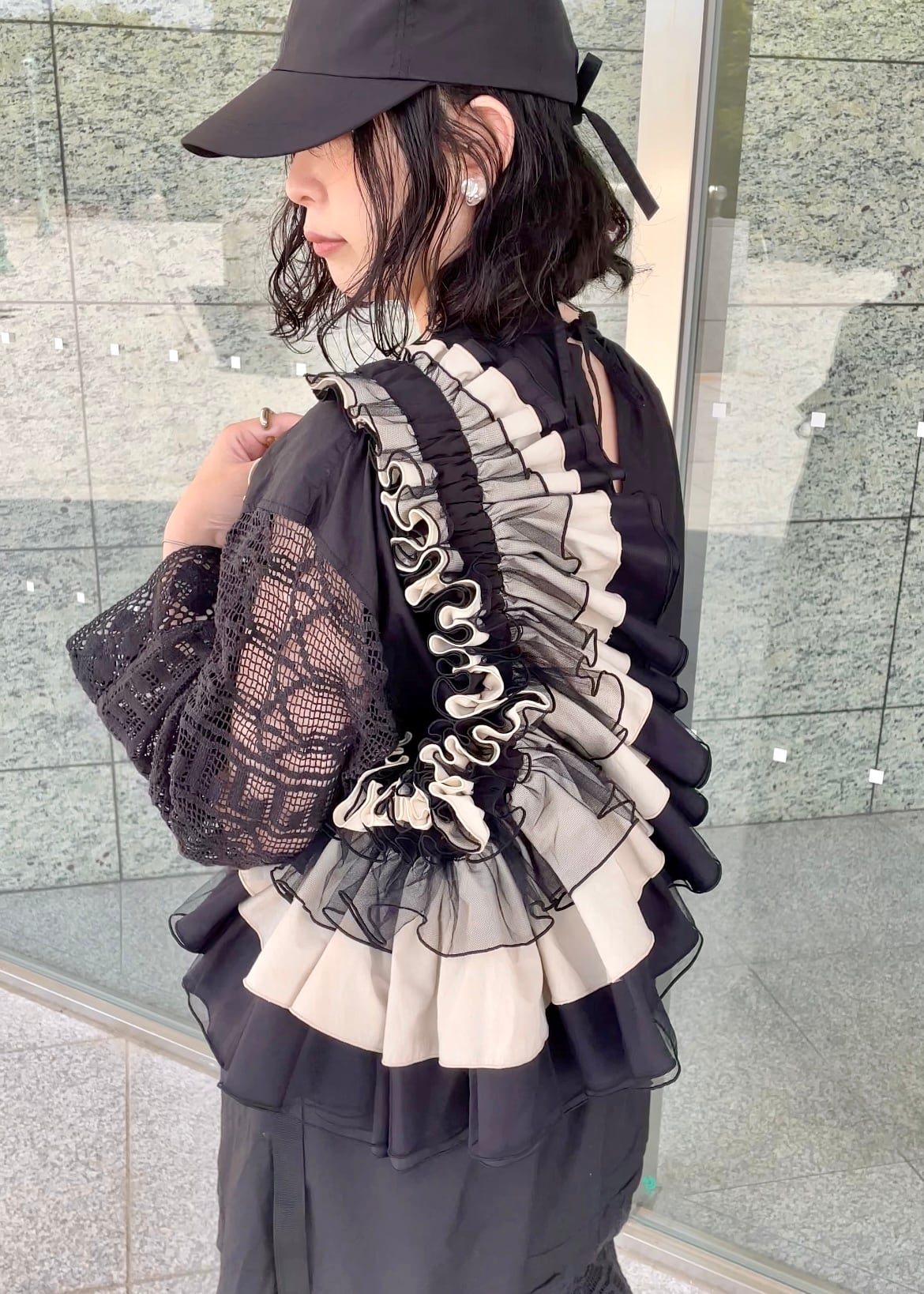 DŌRA MÖRA | Versatile Ruffled Bag - LAMP BLACK | ORIENT MILLINERY