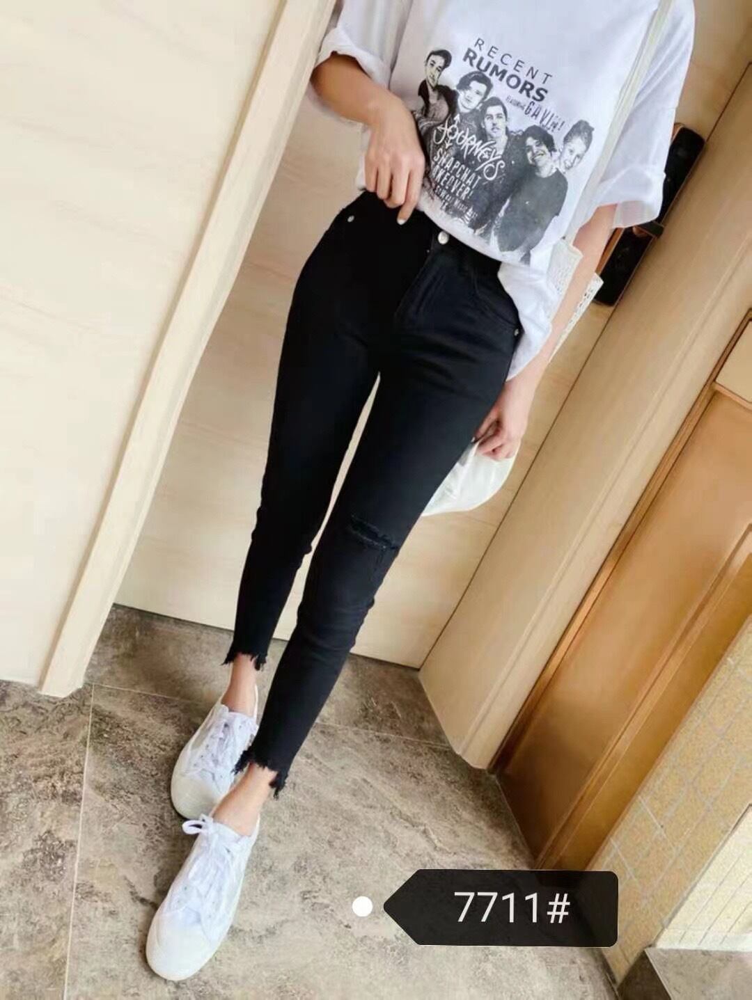 裾カットスキニーパンツ