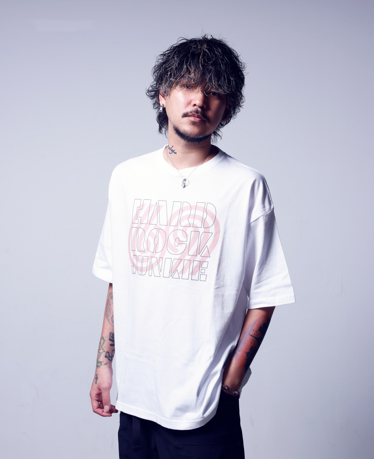 69 & HIP  ビッグシルエット Tee／ピンクロゴ
