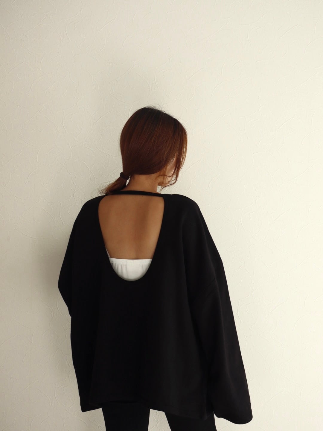 先)back décolleté sweat (black)