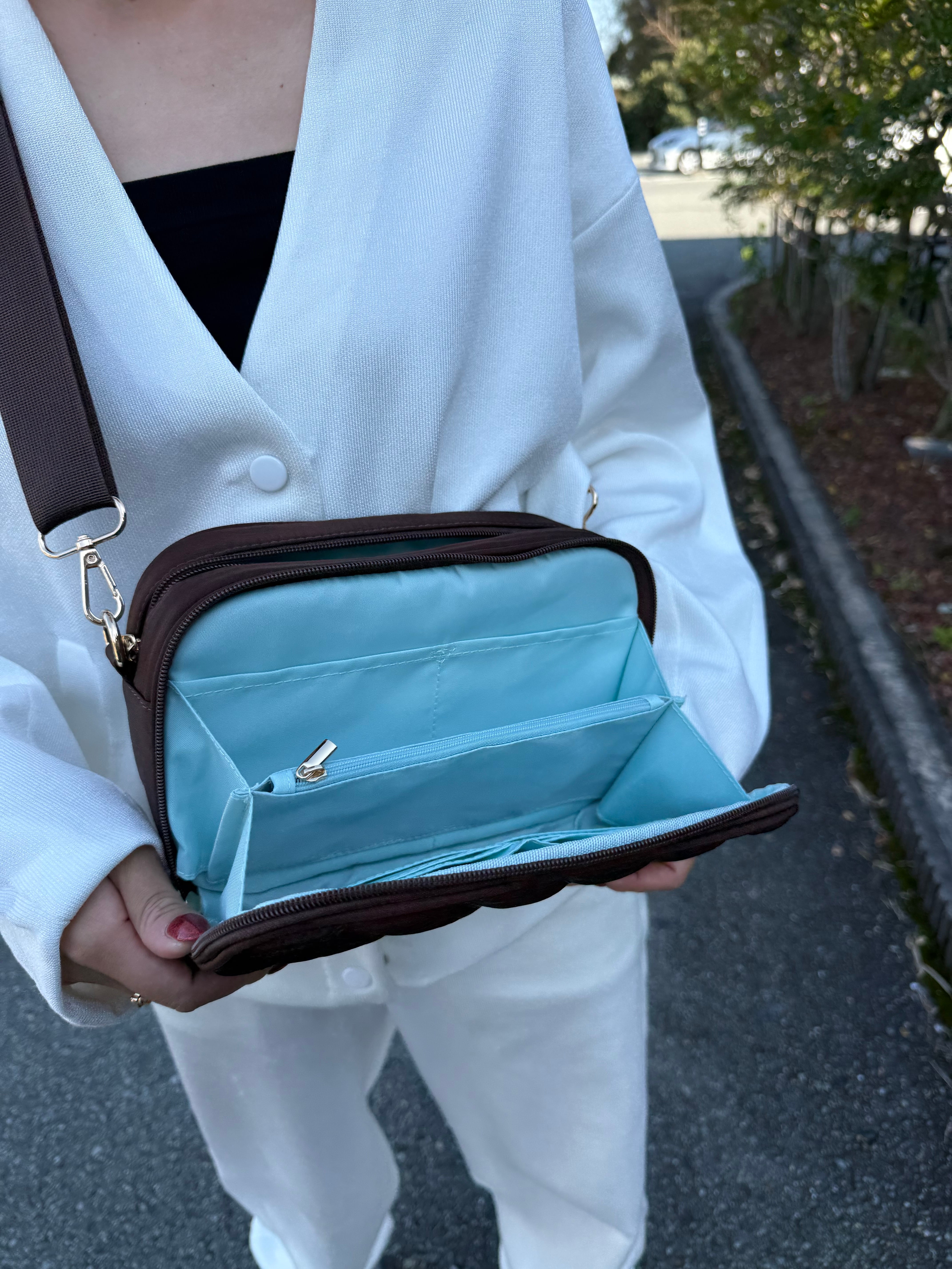 新品未使用　soleile ボディバッグ ボディバッグ ブラウンブルー | soleile
