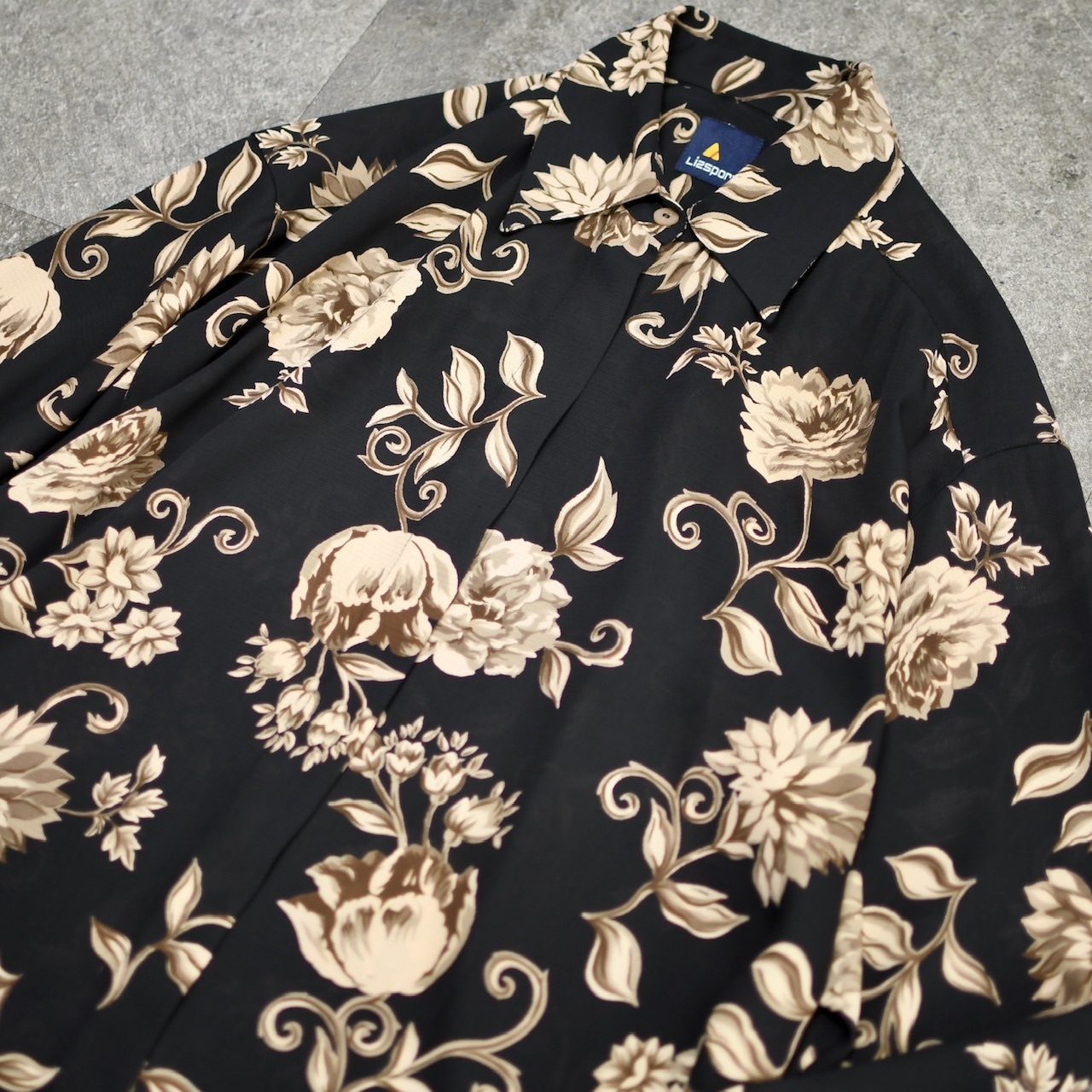 Liz sport flower pattern sheer shirt
