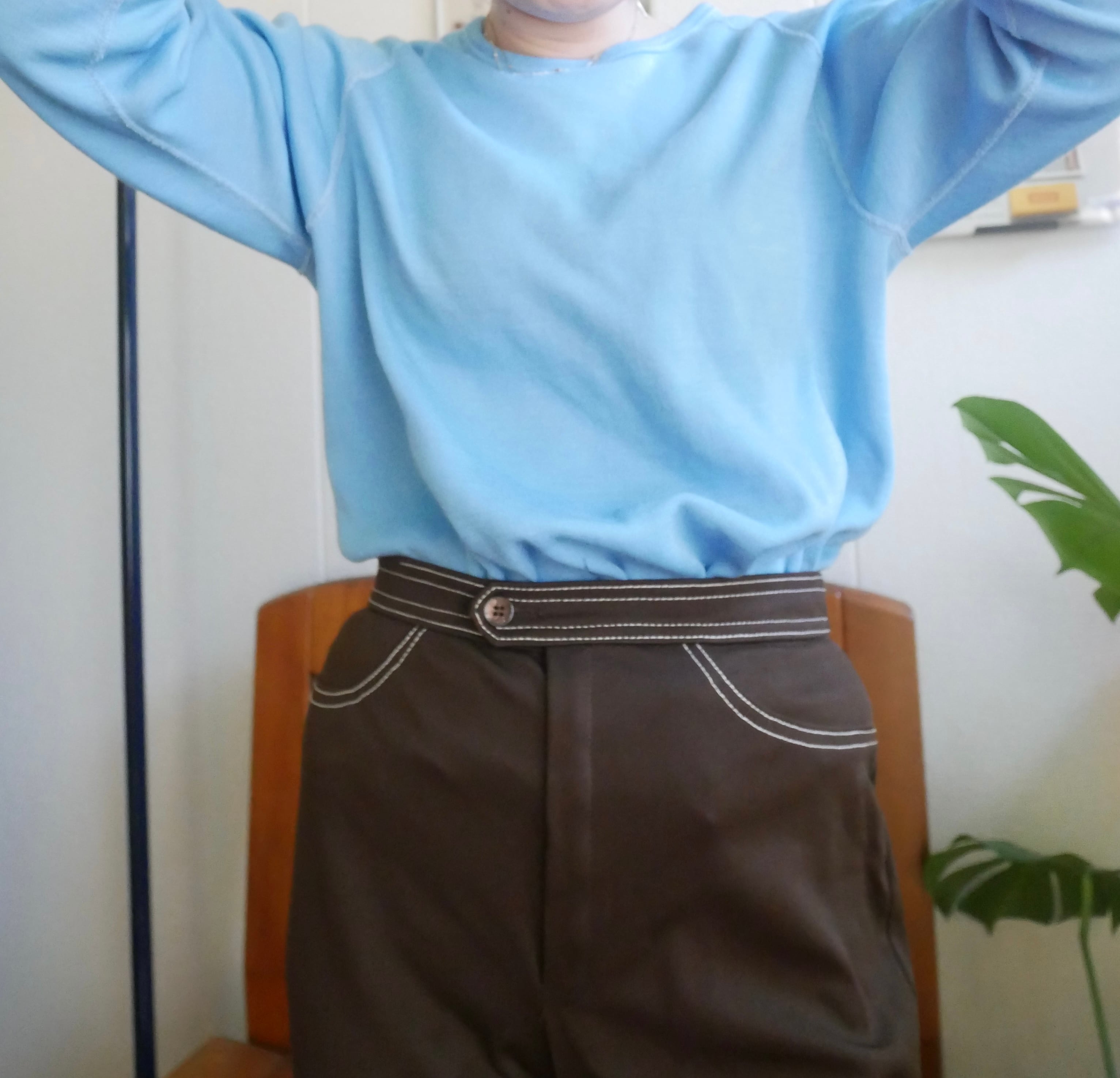 BASIC pail biue sweat