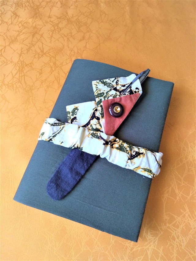 リボンシリーズインドネシア更紗手縫い手帳カバー(A6サイズ)