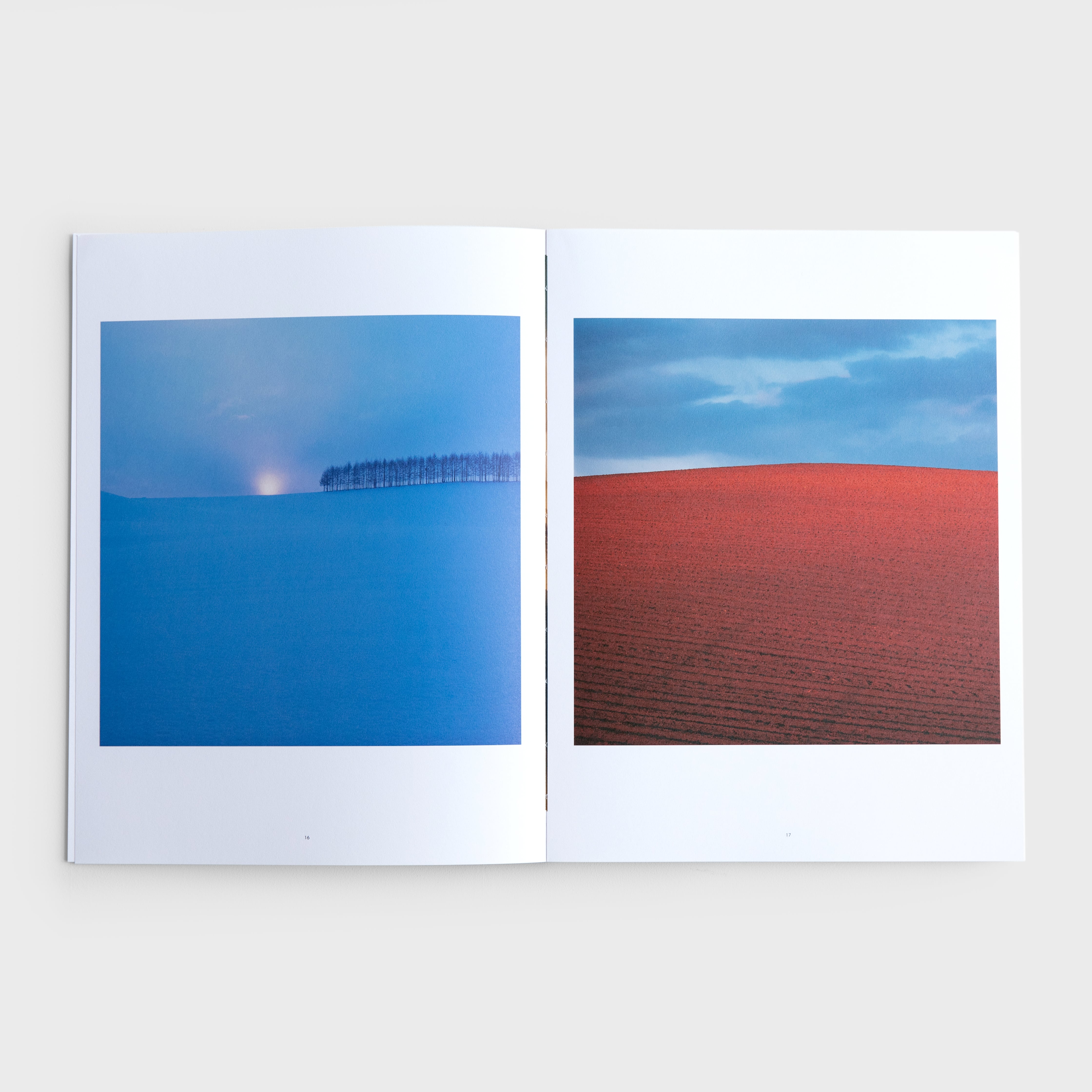 前田景春　作品 書籍『HILL TO HILL』写真：前田真三 編集・装丁：前田景 | ブルー