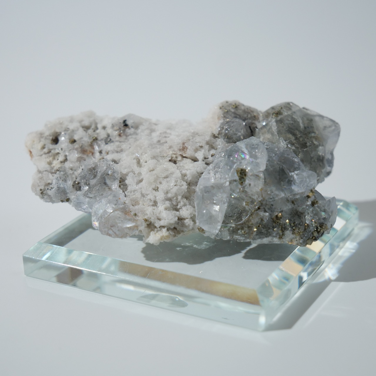 ミャンマー産 フローライト / パイライト / 原石 標本