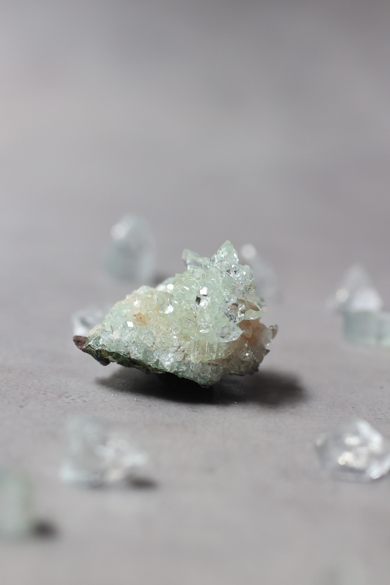 グリーンアポフィライト × ヒューランダイト 「雫の花」Green Apophyllite × Heulandite ◇ 天然石・鉱物・パワーストーン・原石 | st00384