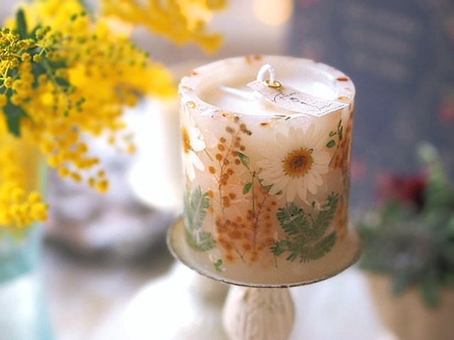 ミモザのボタニカルキャンドル（無香料、シトリン付）