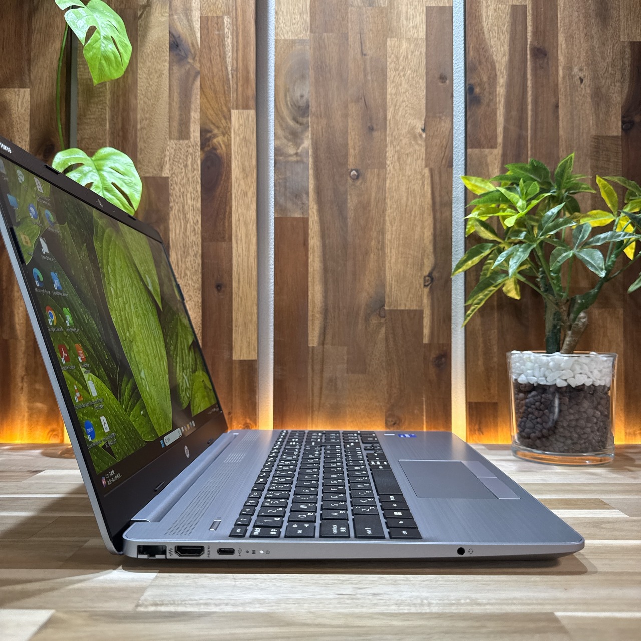 \ 公式ショップ限定価格❣️/ 準美品《最新2022年モデル》HP 250 G9 第12世代 Core i5メモリ8GB SSD256GB FHD ノートパソコン 安心サポート&3ヶ月保証付き