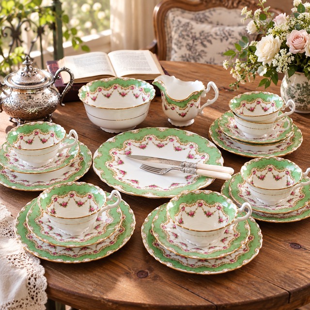Royal Doulton｜ロイヤルドルトン グリーン＆ローズガーランド ティーセット　カップ&ソーサー　エドワーディアン期　英国アンティーク　 gallery image 1