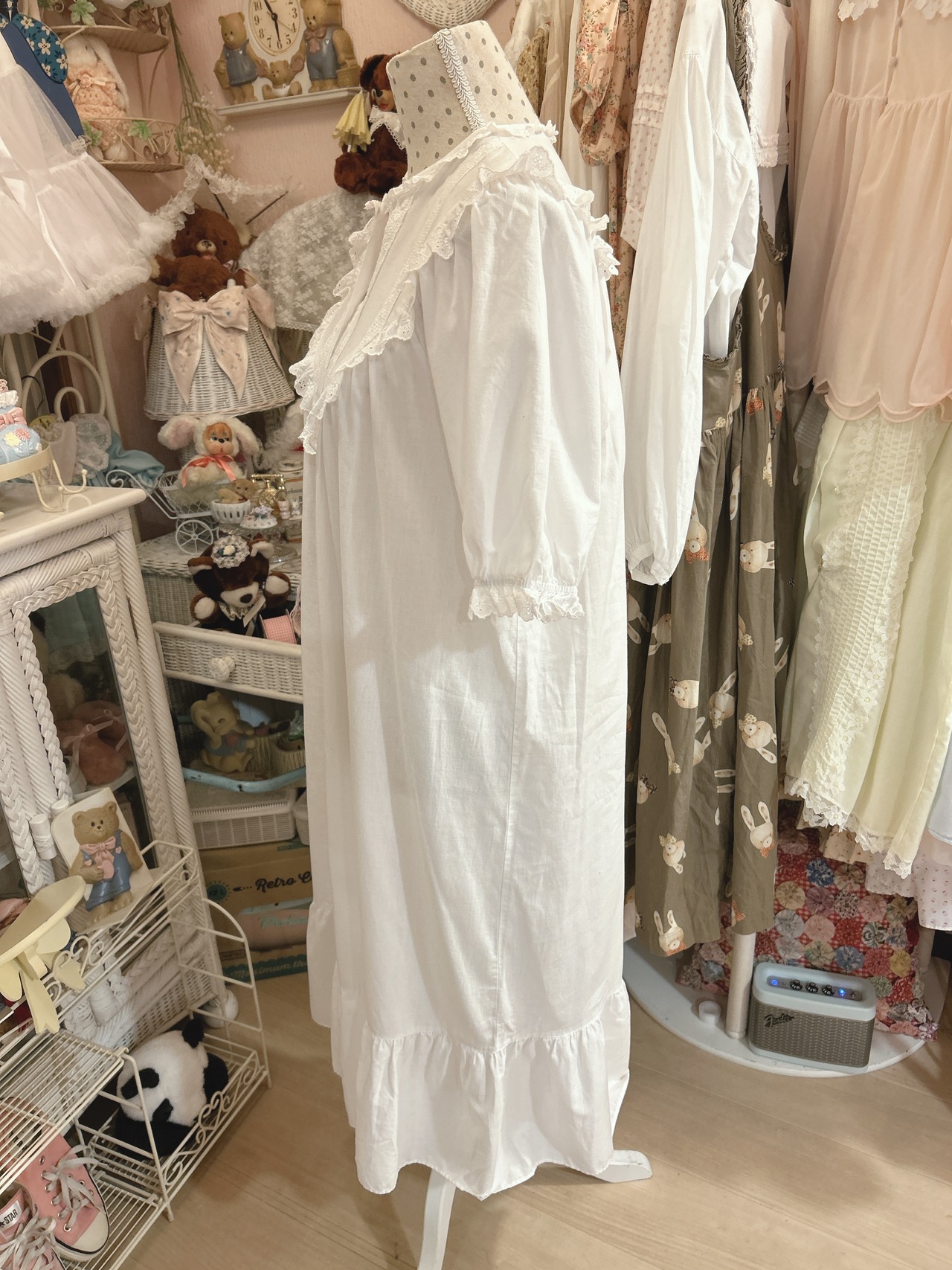 White lace dressの画像05