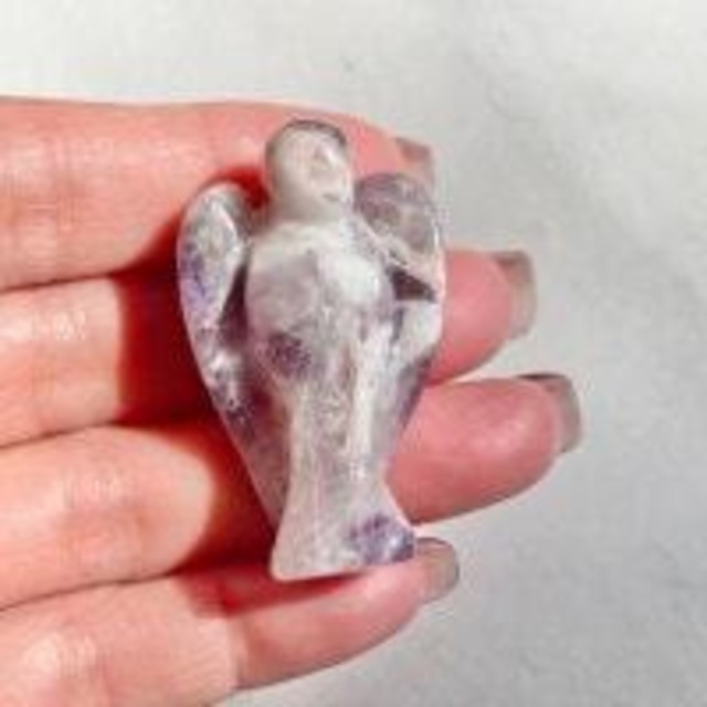 【超美石】エンジェルフェザーフローライト　天使（パープルフローライト）　5484