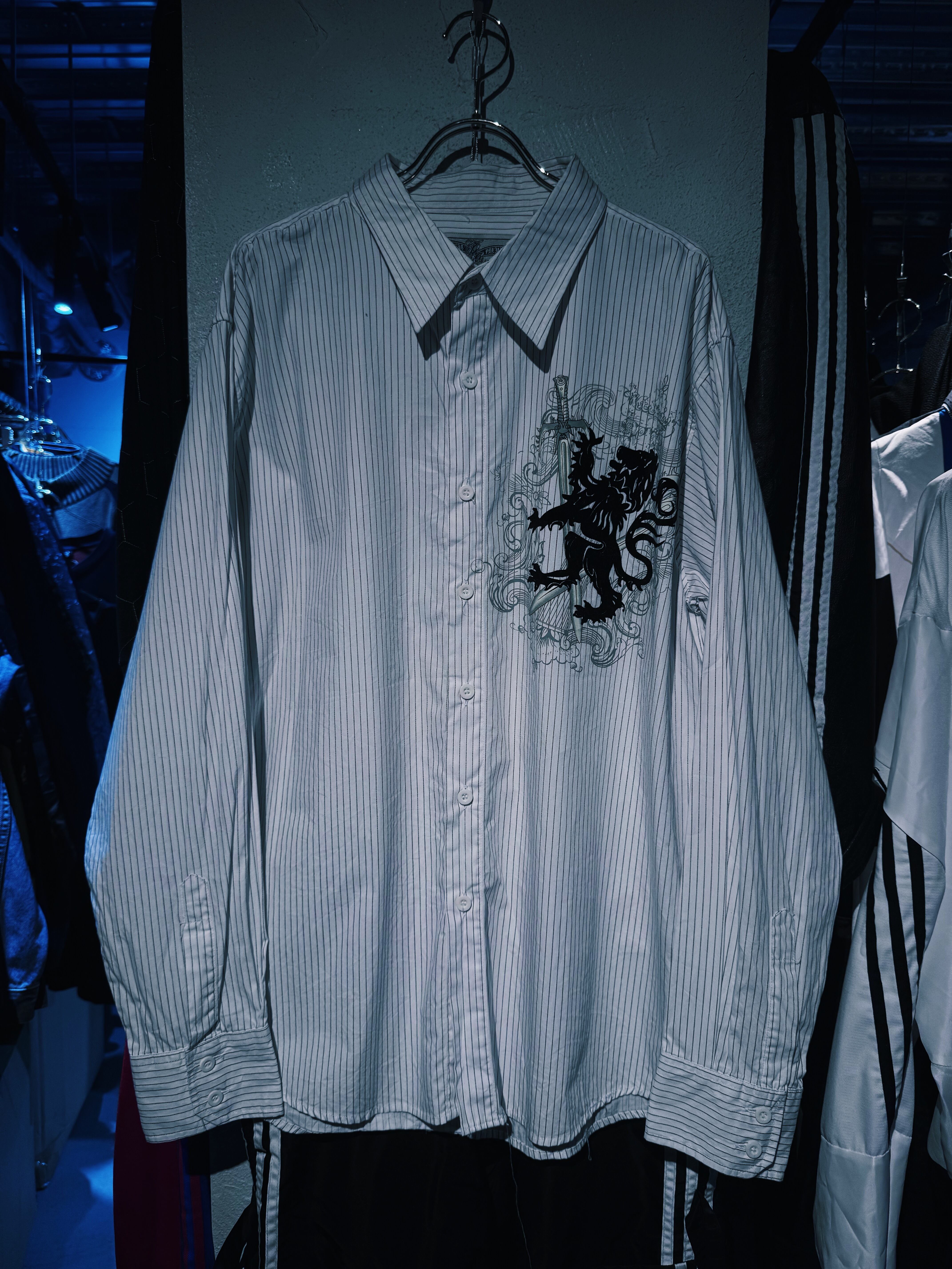 【D4C】vintage ping stripes lion gorgeous emblem design leguler collor shirt