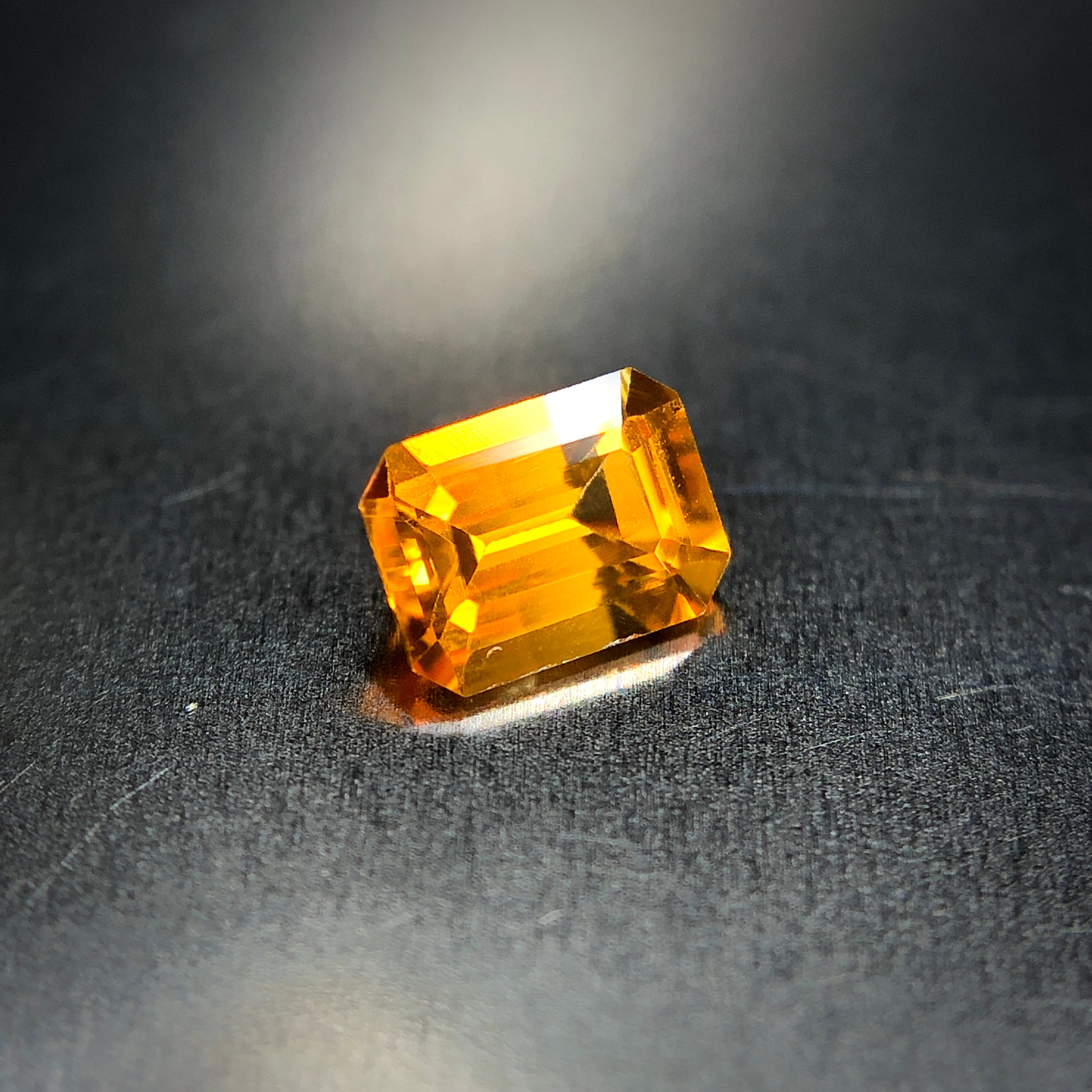 燦々と煌めく太陽のような宝石 0.24ct 天然 ゴールデンサファイア | Frederick’s Gems&Jewelry powered by  BASE