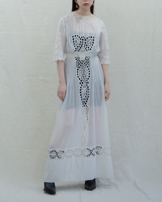 1940s vintage lace dress