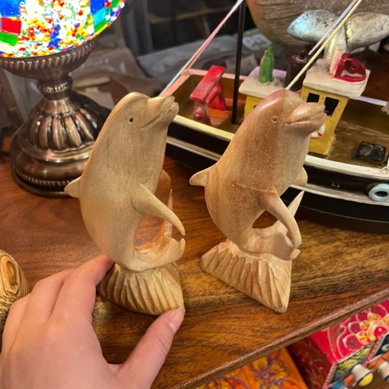 Indonesia old wood carving dolphin / インドネシア 古木木彫イルカ オブジェ 置物 ハンドメイド ナチュラル 天然木 かわいい 動物モチーフ プレゼント ギフト インテリア 雑貨