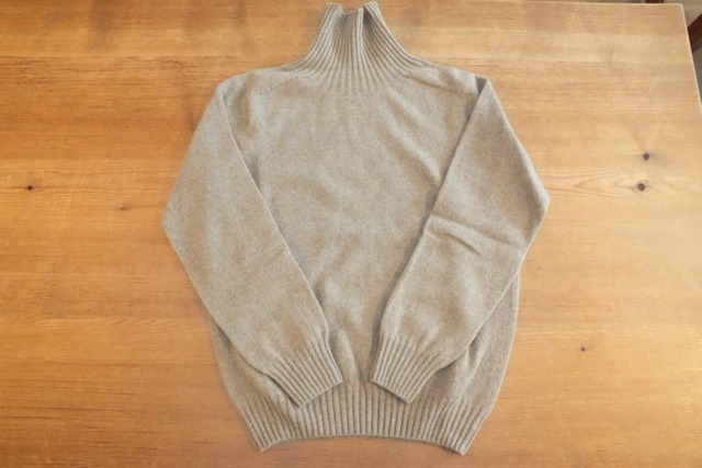 HARLEY別注　Superfine Lambswool ポロネック（ダークナチュラル）