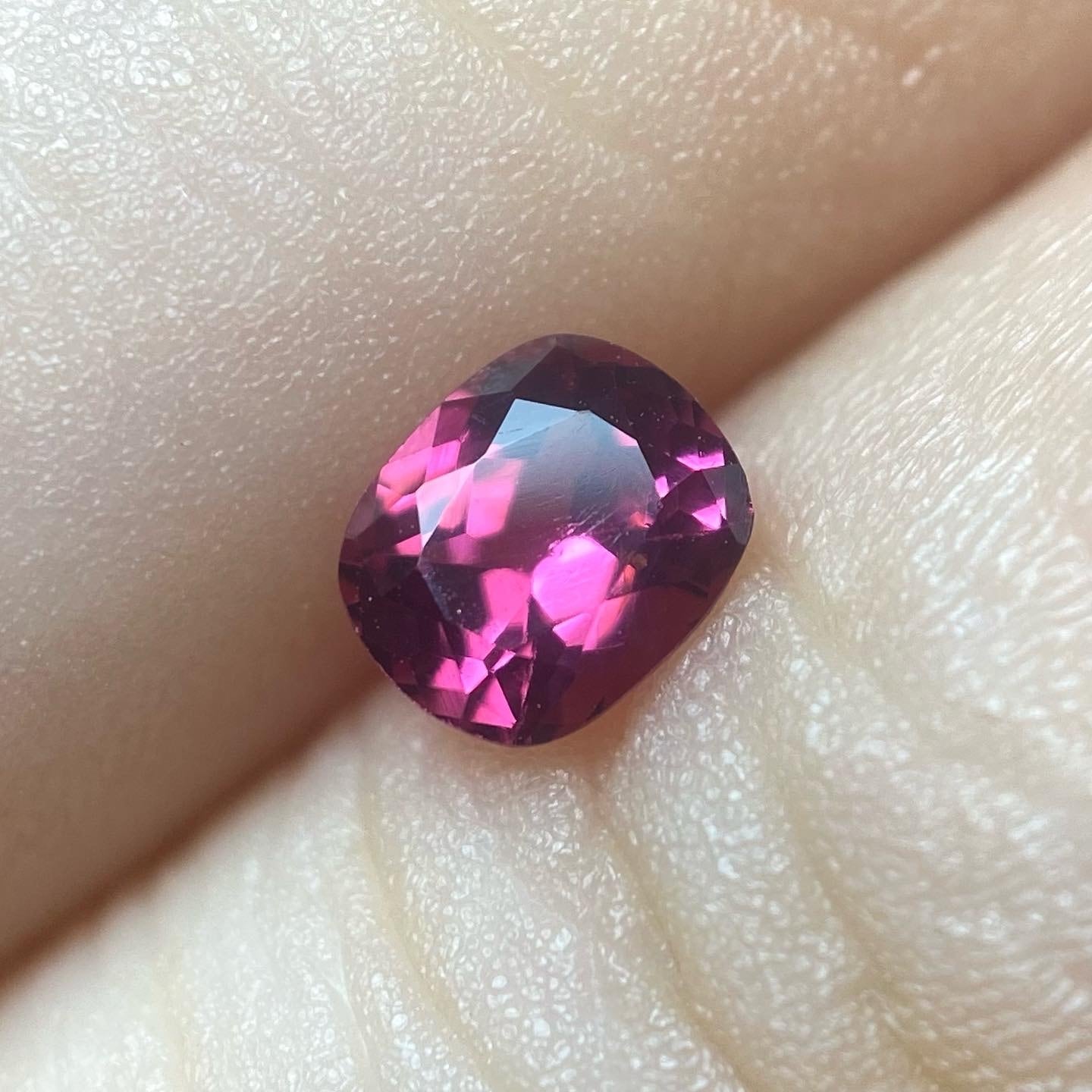 No.11 タンザニア産スピネル