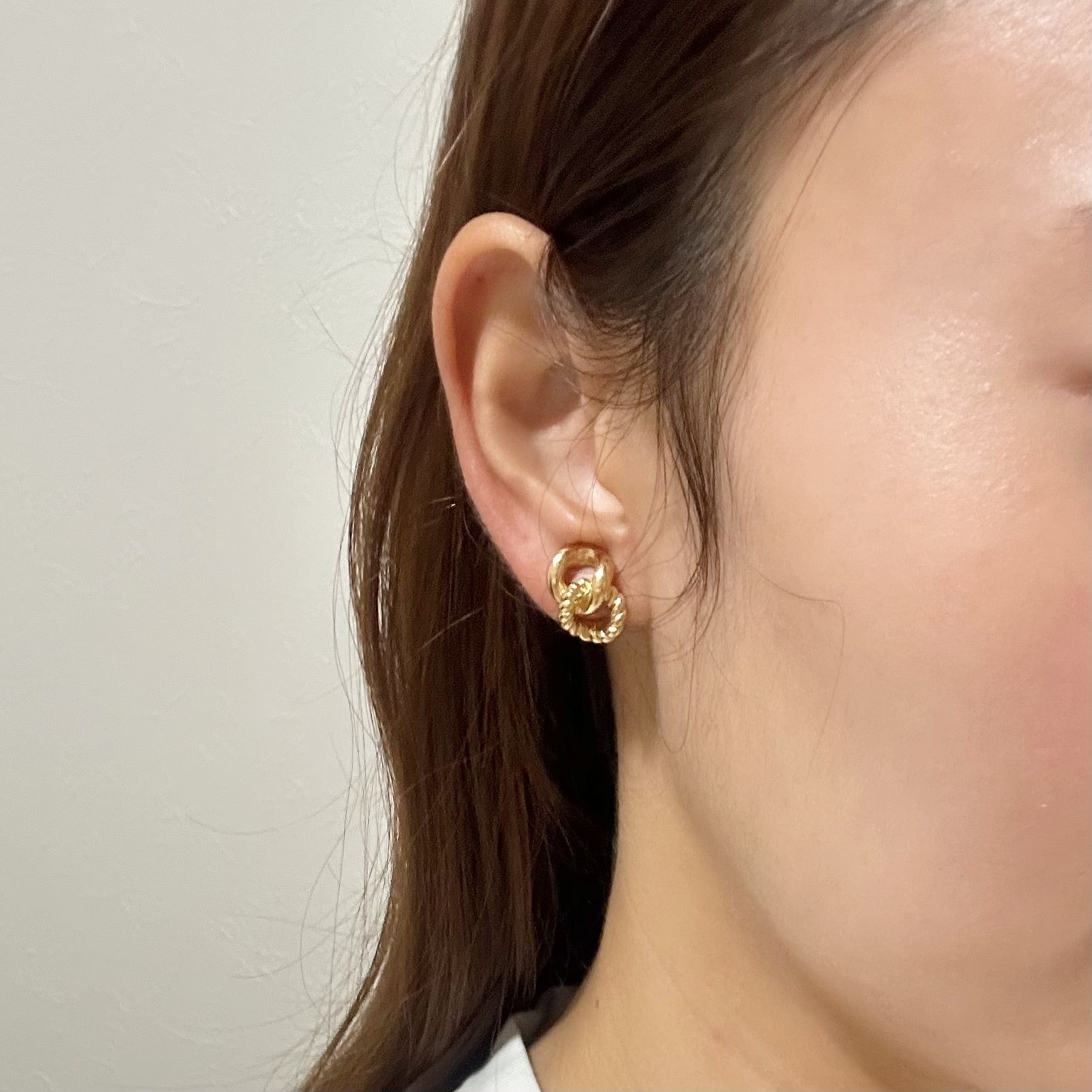 E5574】Christian Dior twist chain design earrings/クリスチャン  