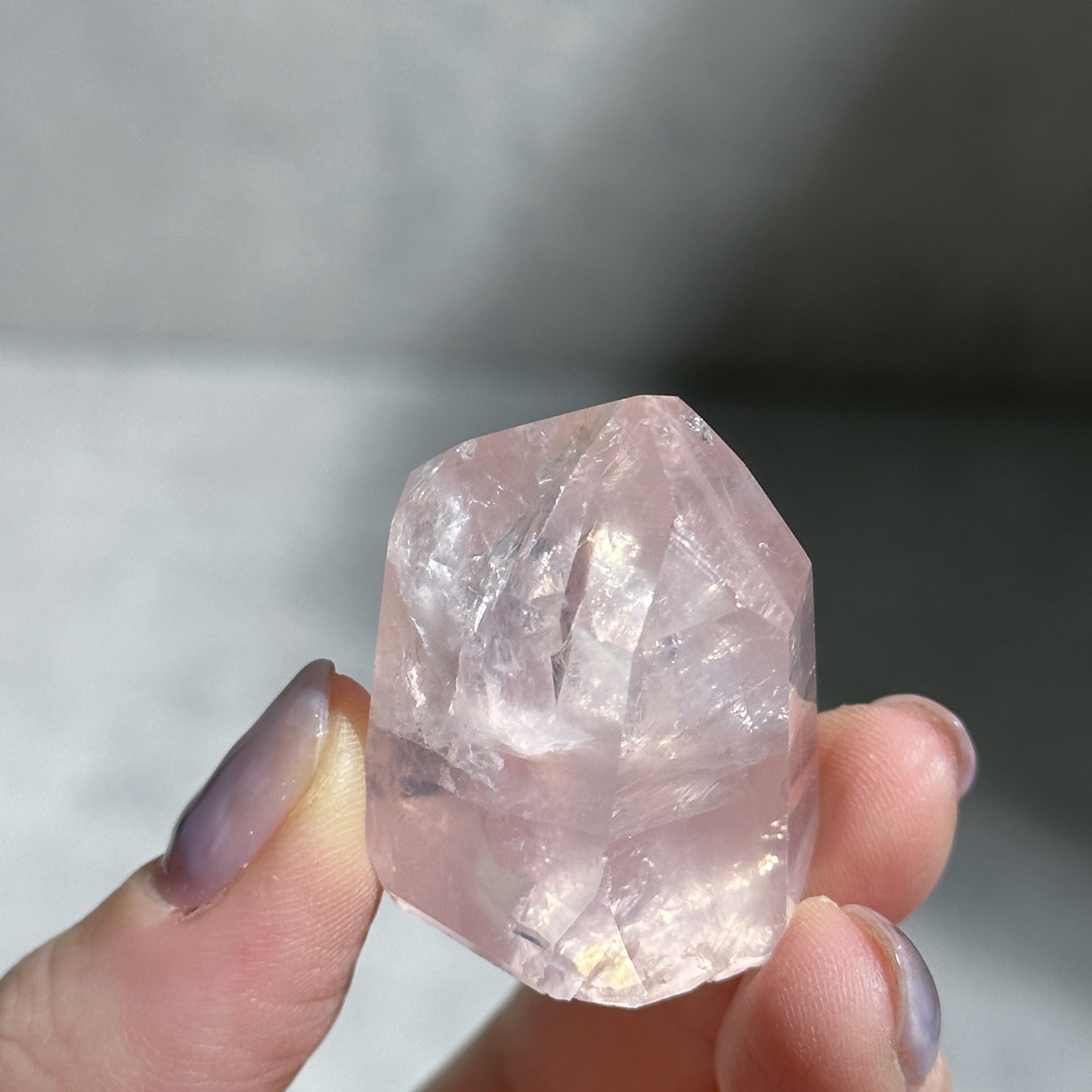 虹◎ローズクォーツ タワー52◇ Rose Quartz Tower ◇天然石・鉱物