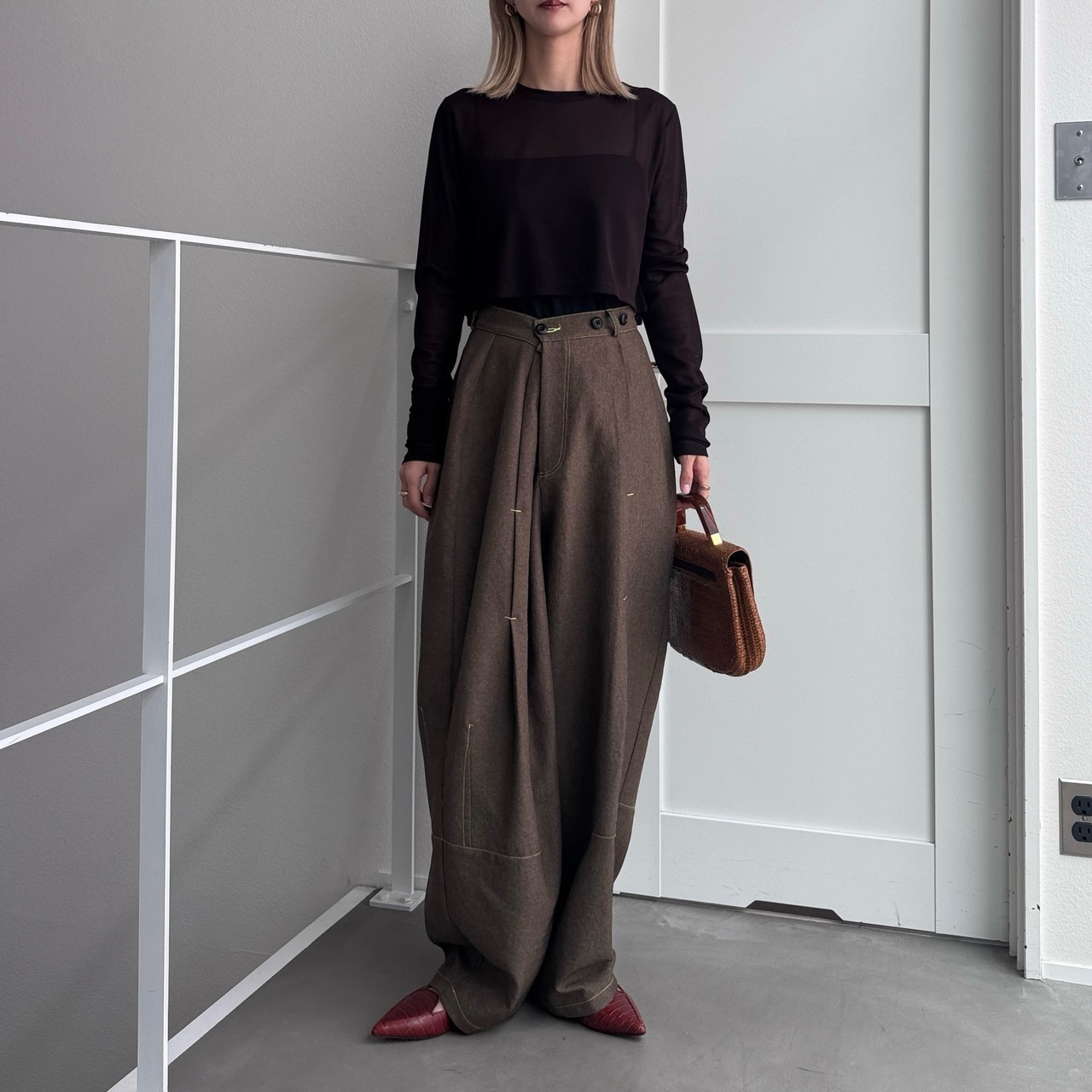 crew neck tulle sheer short tops/brown