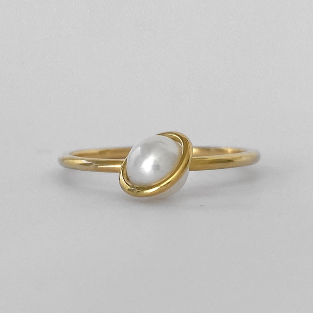 ‘planet’  pearl ring