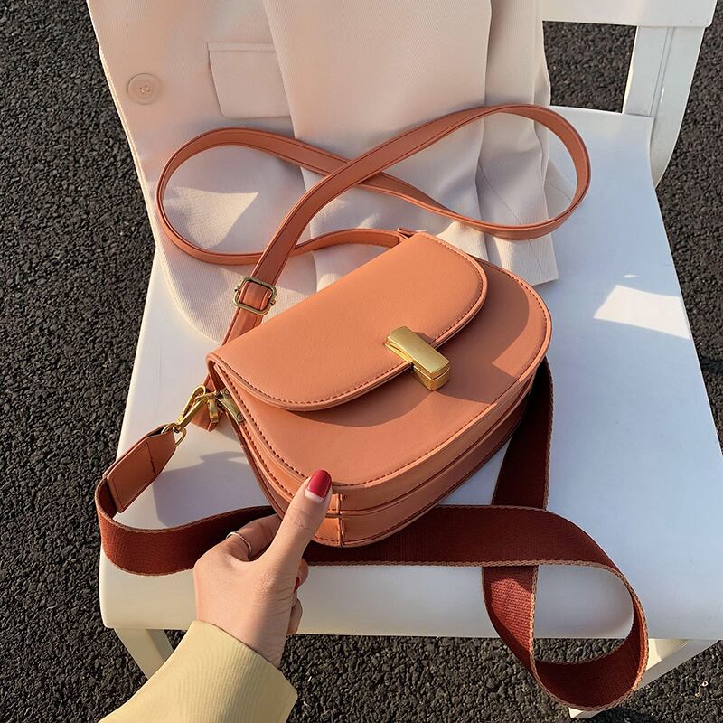 新しい小さなバッグ女性バッグ2020夏の新しいトレンディな野生のブロードバンドクロスボディバッグネット赤ファッションショルダーサドルバッグ Tiancai_Wing_Bag4481154