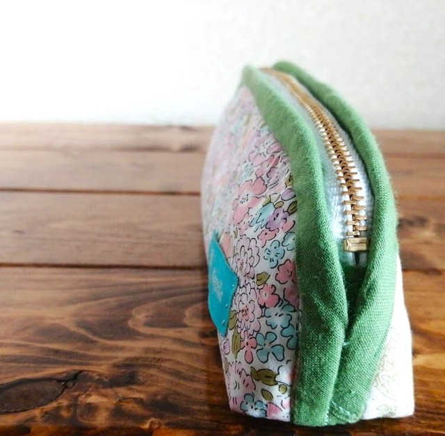 リバティ キルト・スリムポーチ <Michelle>(ミッシェル)【ピンク】×ピスタチオグリーン