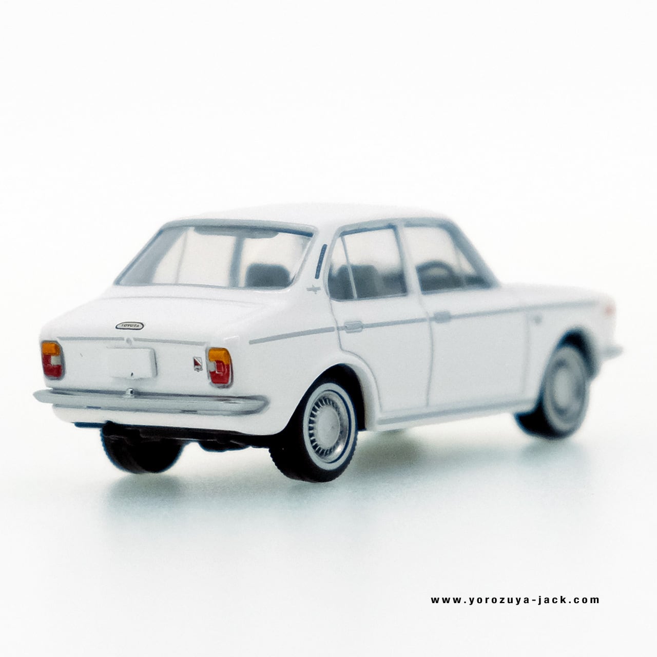 トミカリミテッドヴィンテージ LV-58a トヨタ カローラ 1200 4