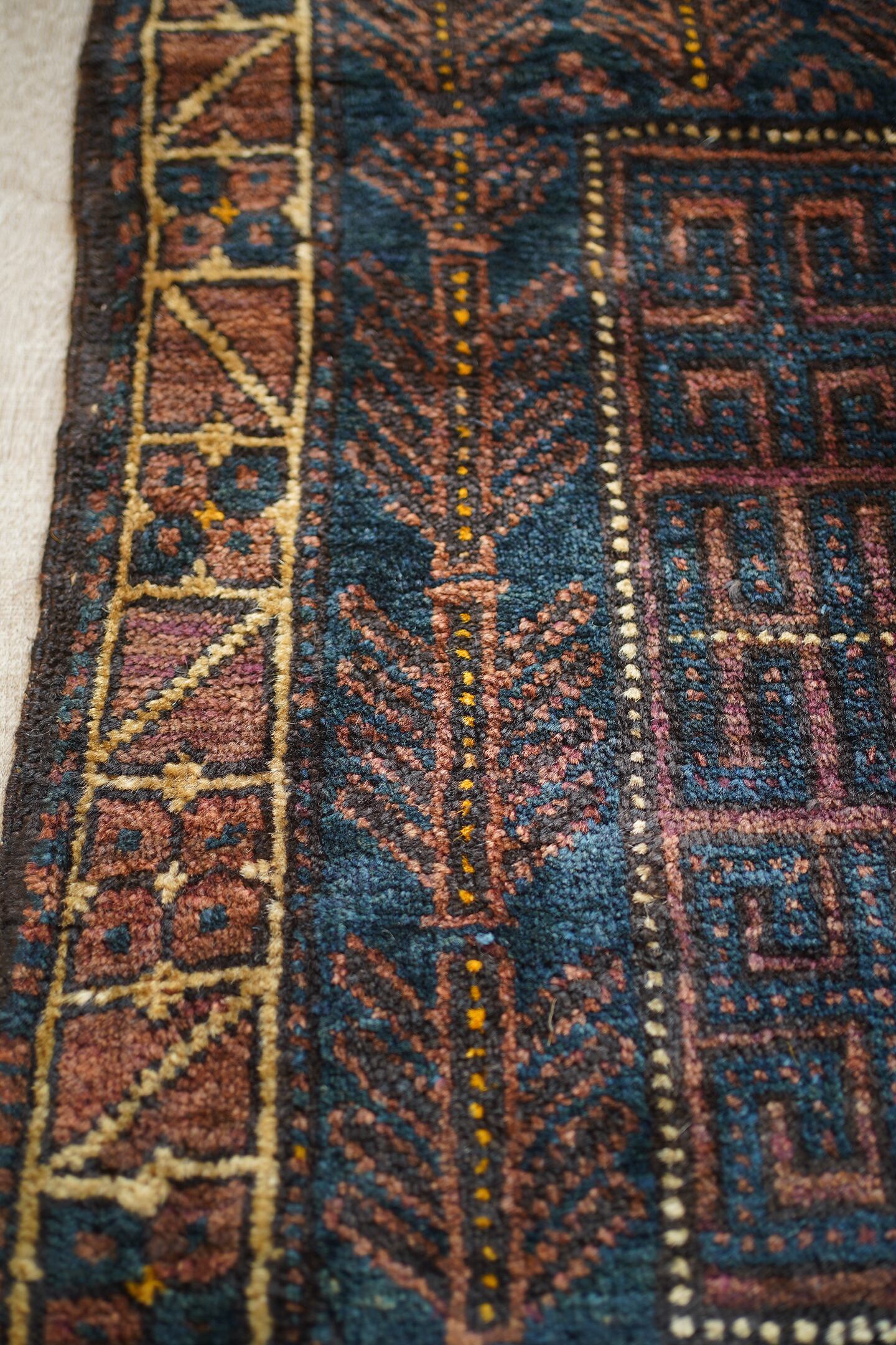 184】Vintage Afghan Baluch rug 1970's - 1980's | ヴィンテージラグ