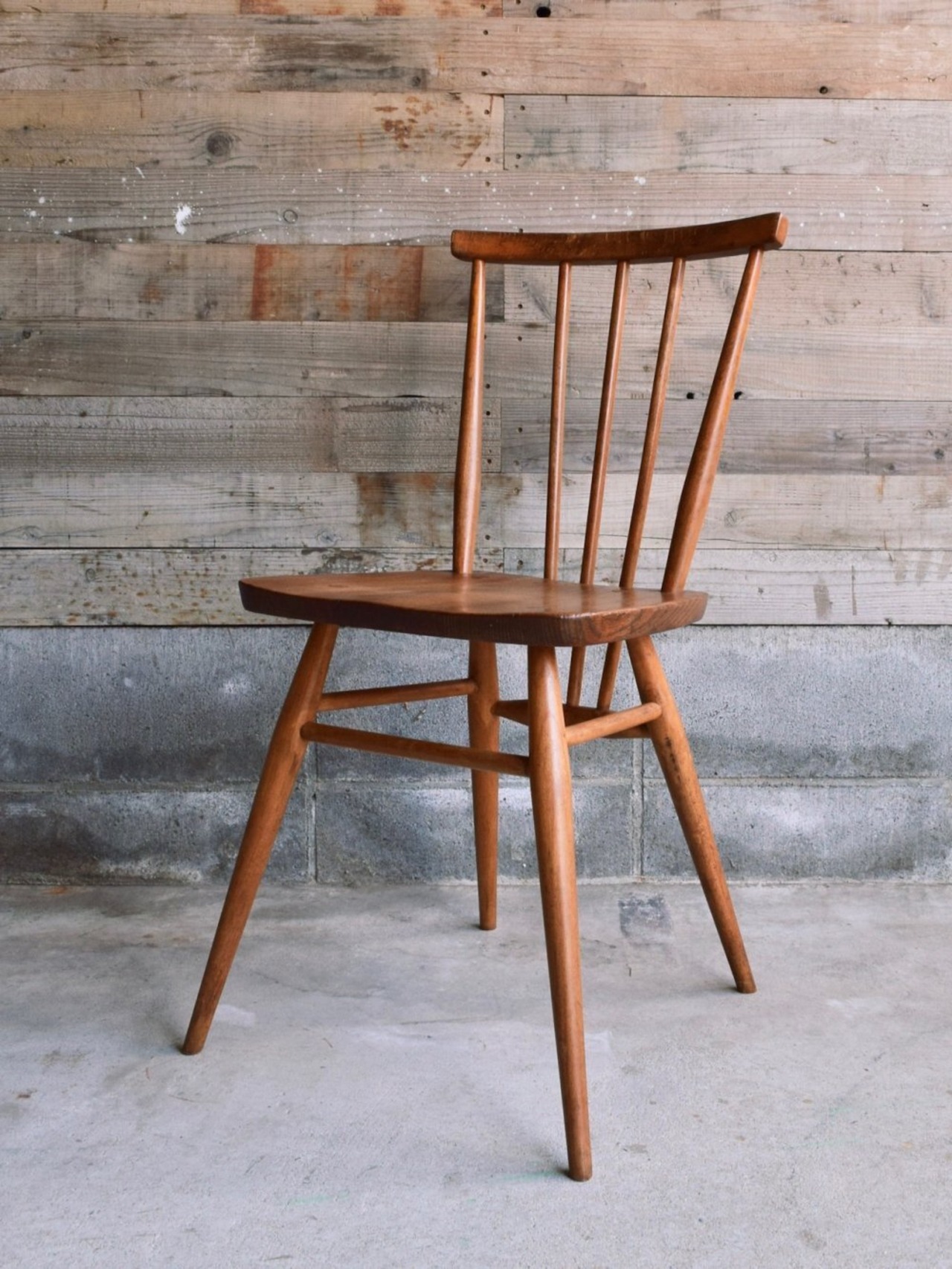 EARCOL Stick back chair