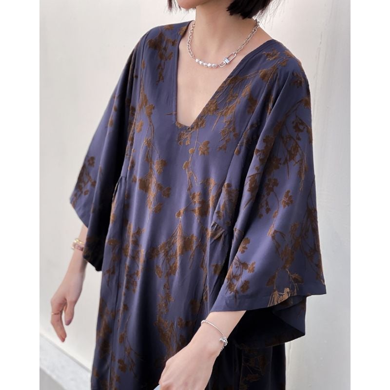 ワンピース　専用 Vneck vintage flower one piece V1385 | ViCHIC.