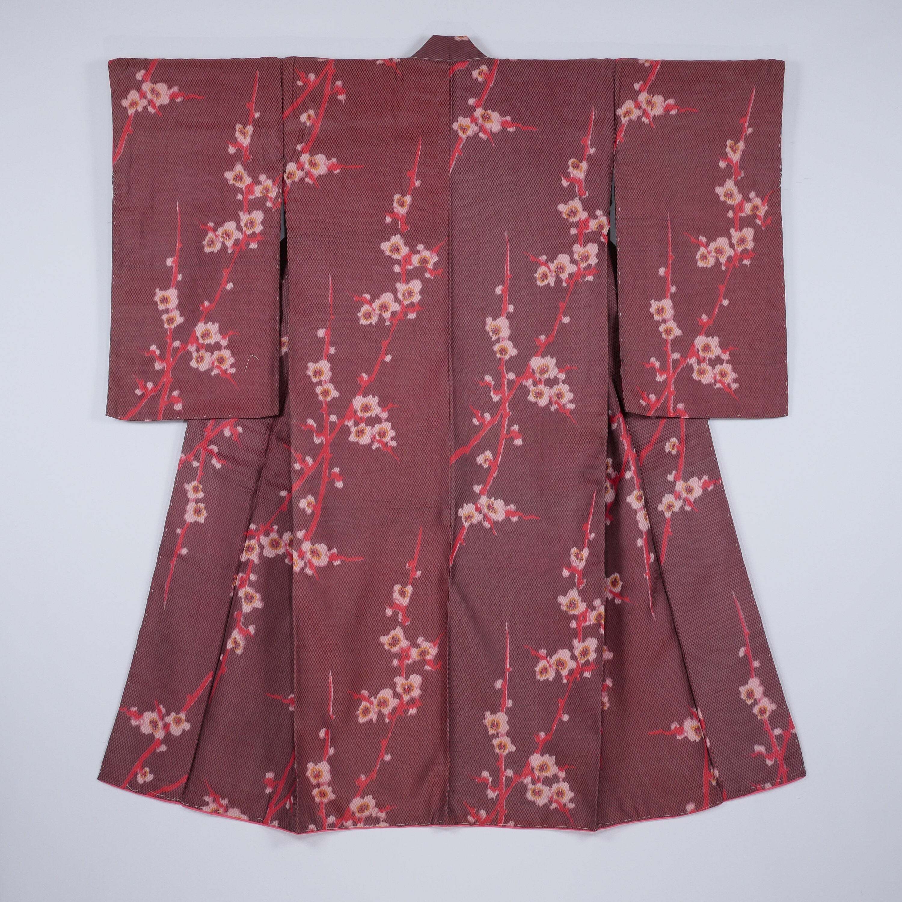 正絹　梅の花柄　銘仙着物 | Vintage hachioji meisen kimono with plum blossom motif |  Tokyo Wonder powered by BASE