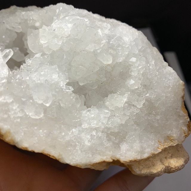 2.フローライトハリネズミの隠れ家・モロッコ産ジオード