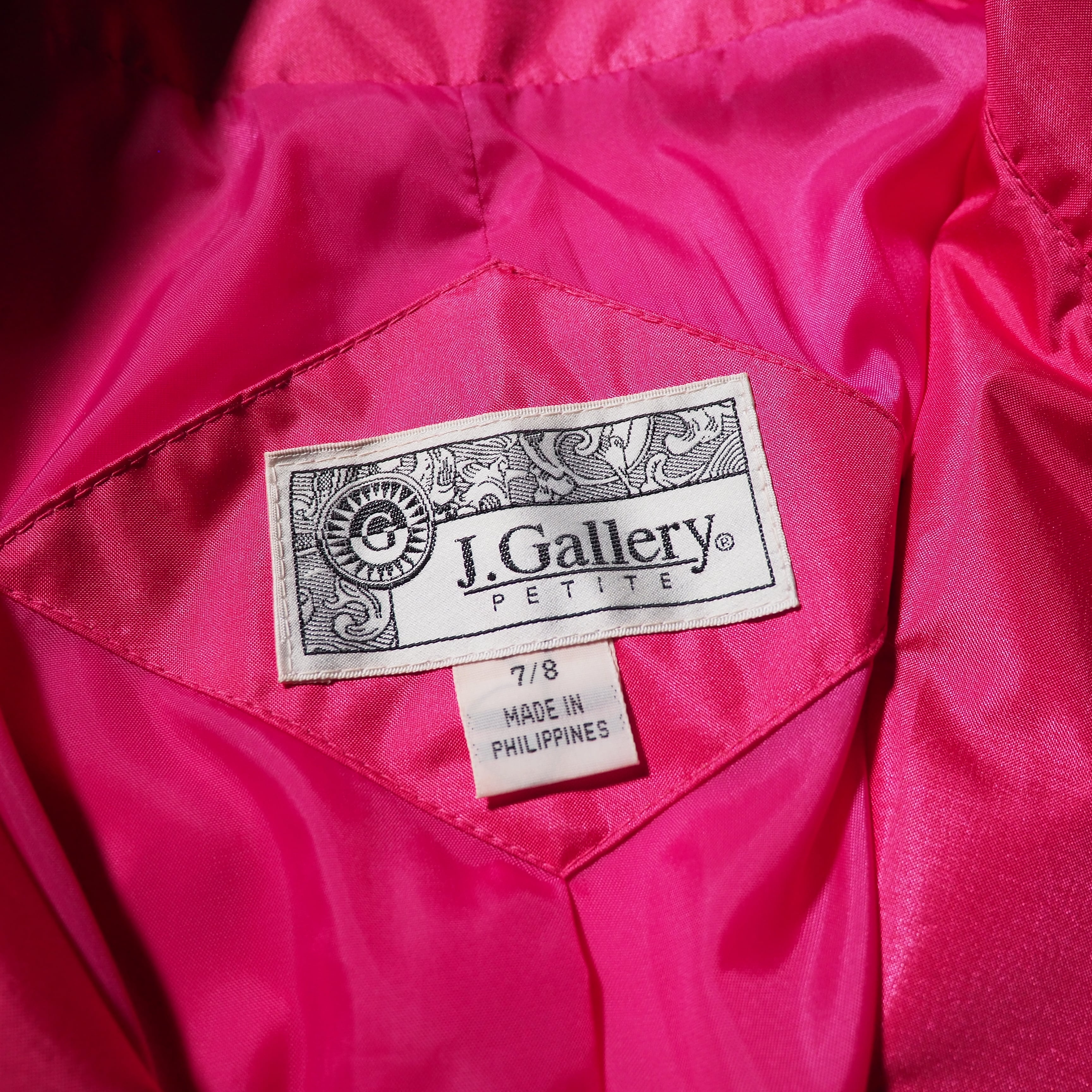 1990s Beautiful Vivid shocking pink color vintage loose long trench coat