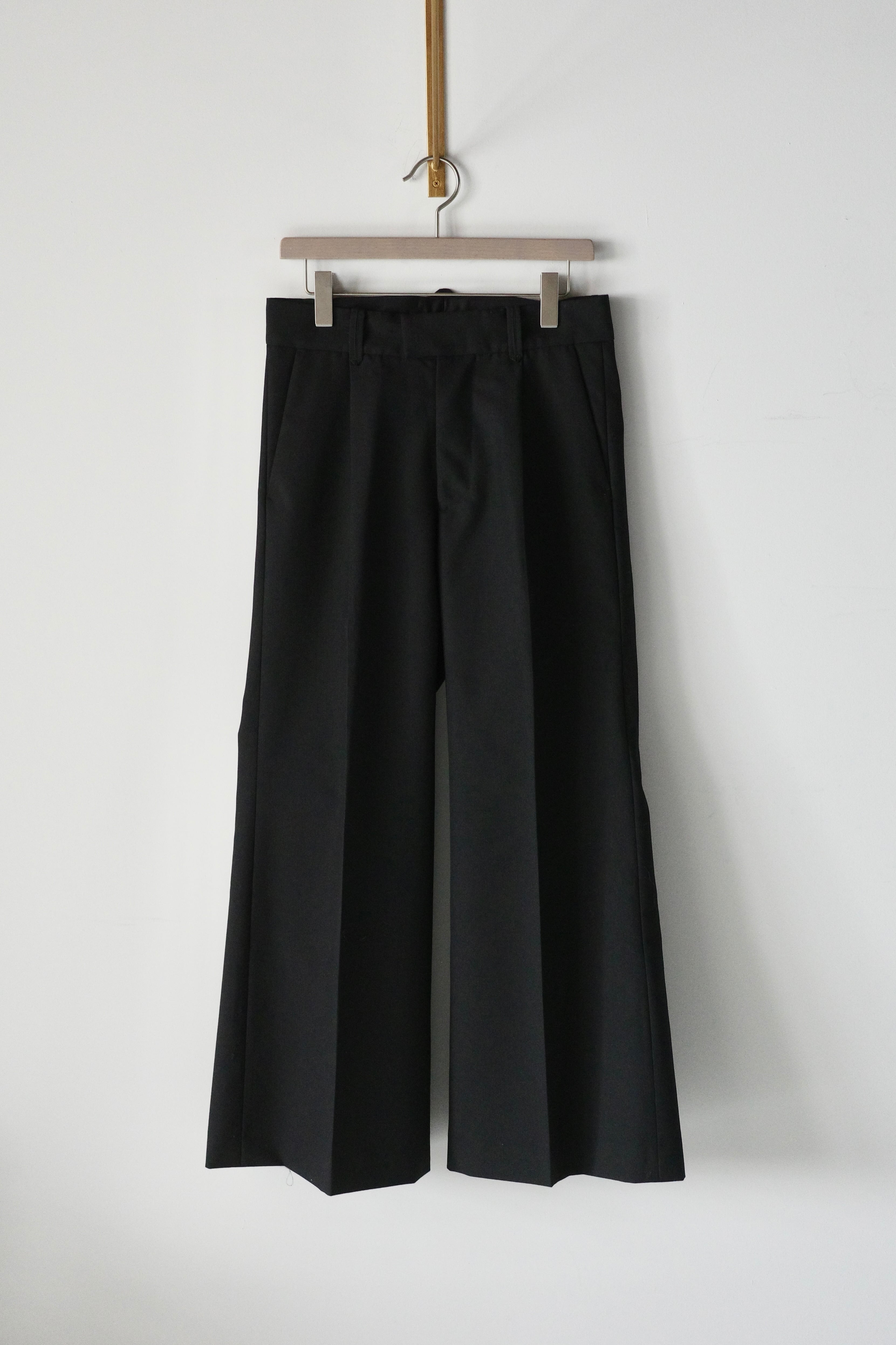Paratrait【WOOL FLARE SLACKS -Black-】