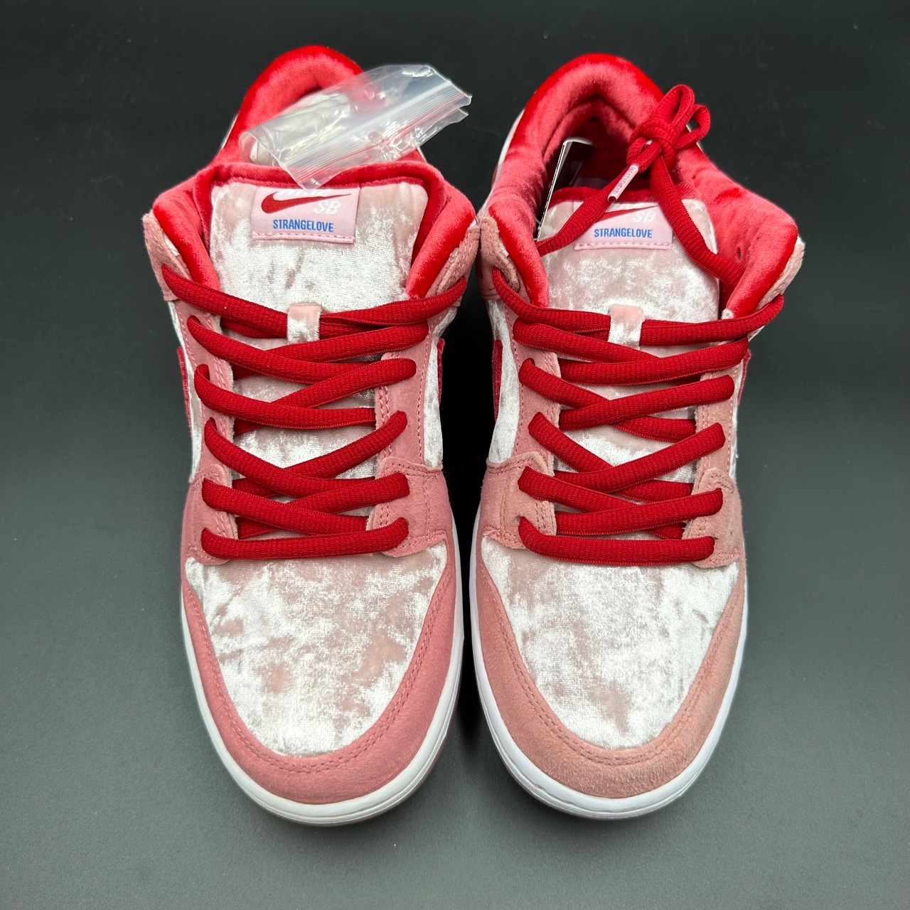 ×STRANGELOVE DUNK SB VALENTINE'S DAY CT2552-800