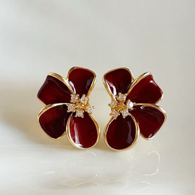 Enamel flower pierce　B600