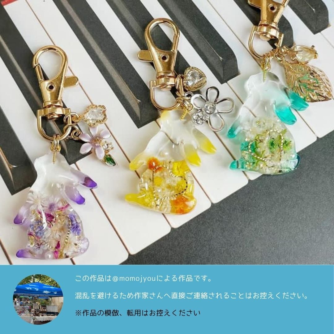 藍様おまとめ。レジン ブローチ キーホルダー うさぎ 藍様おまとめ。レジン ブローチ キーホルダー うさぎ