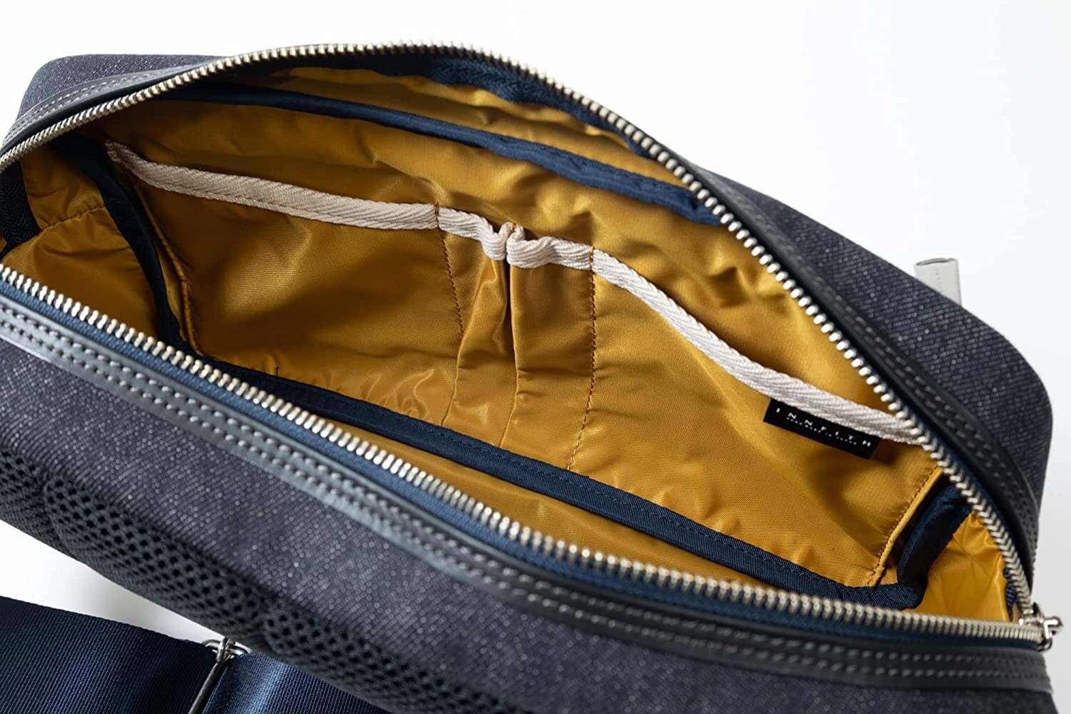 INNFITH 岡山デニムボディバッグ 大容量 in-55737 | 豊岡製オリジナル