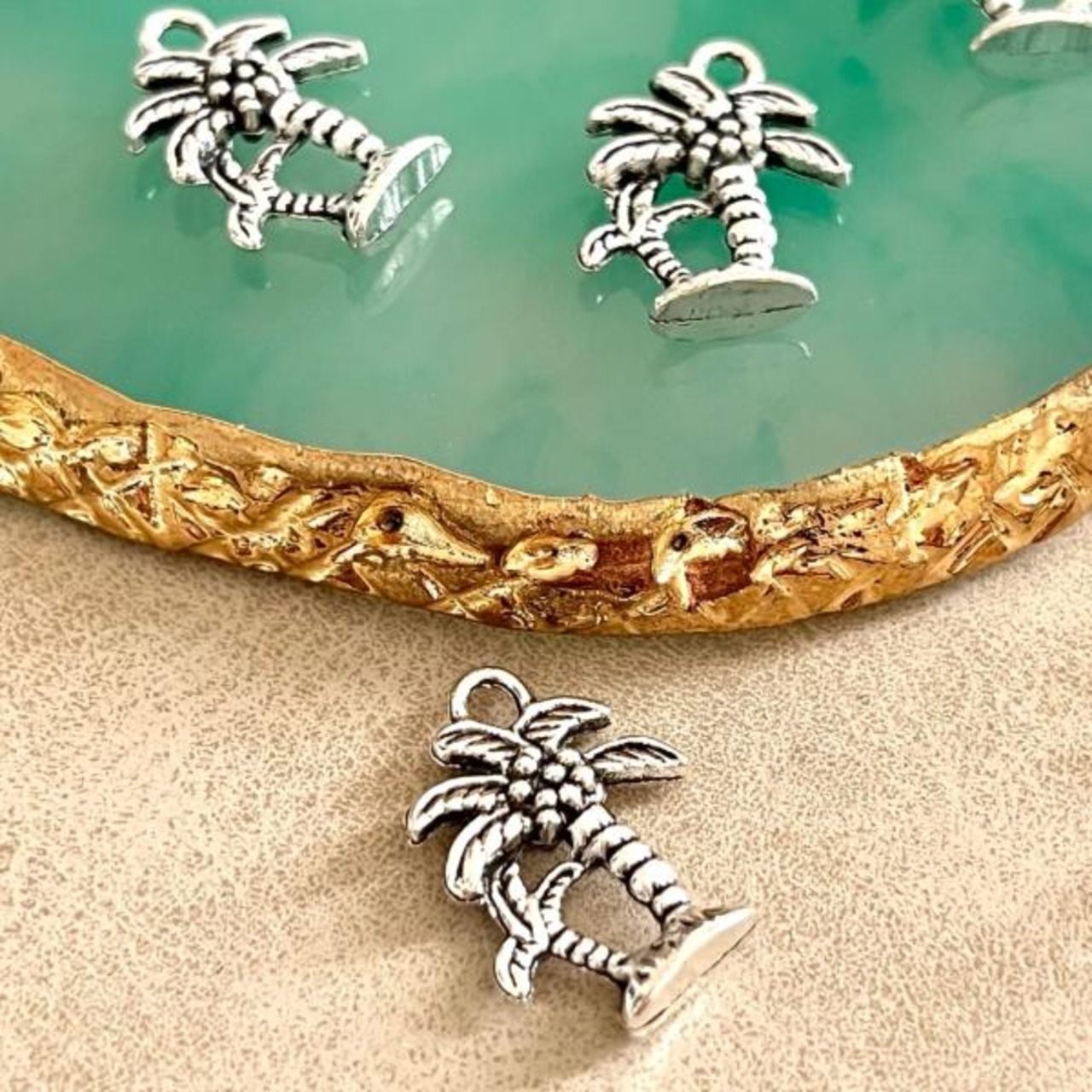 【4個】パームツリーチャーム/椰子の木/ヤシの木