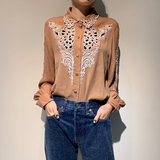 FLOWER EMBROIDERY SILK BLOUSE