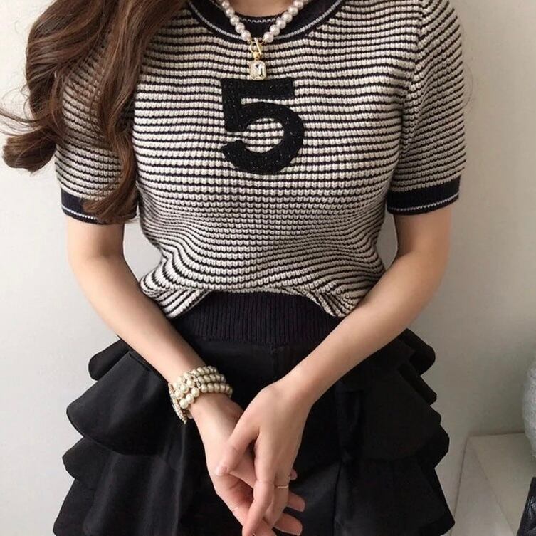 フロントデザインサマーニット