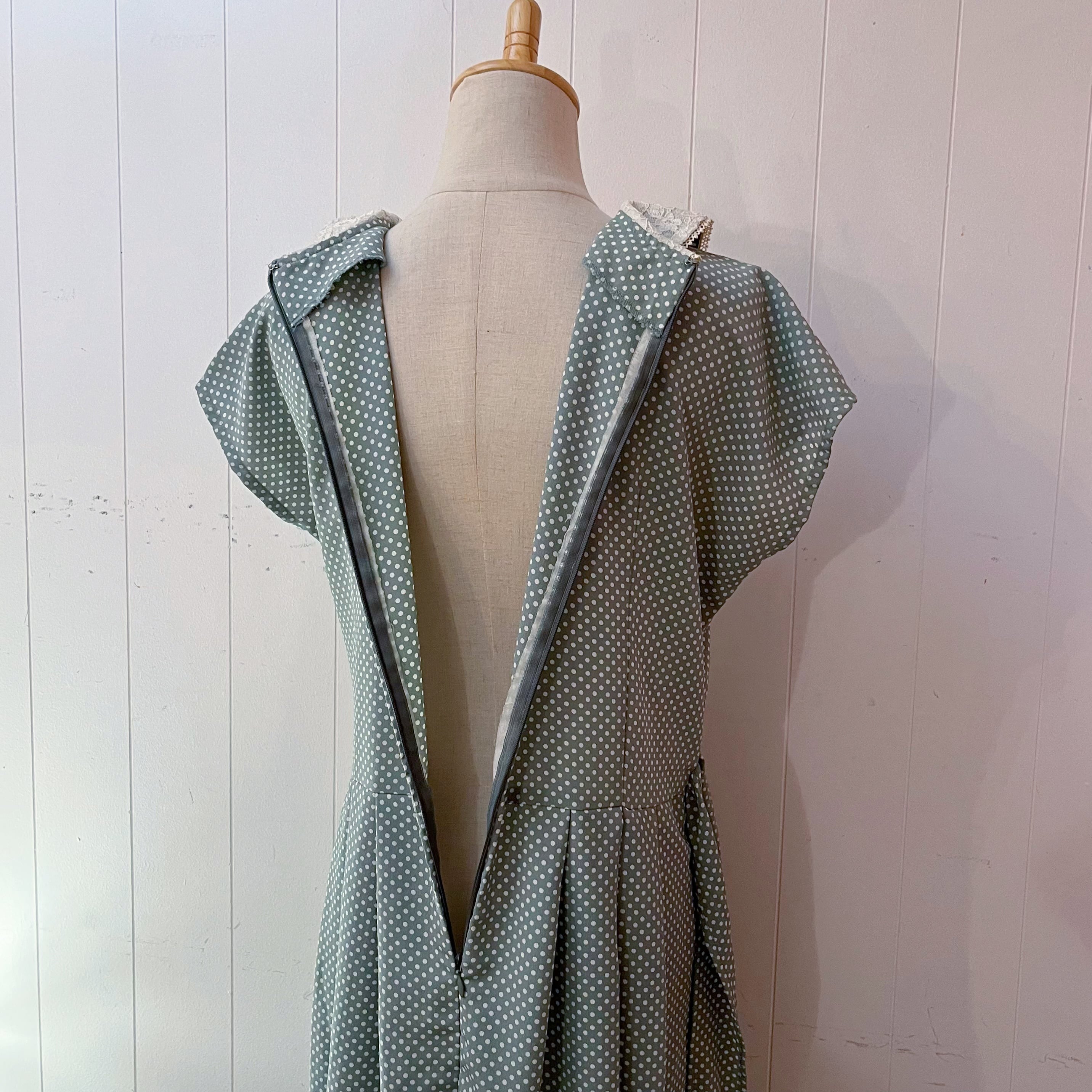 lace collar light green dot one-piece