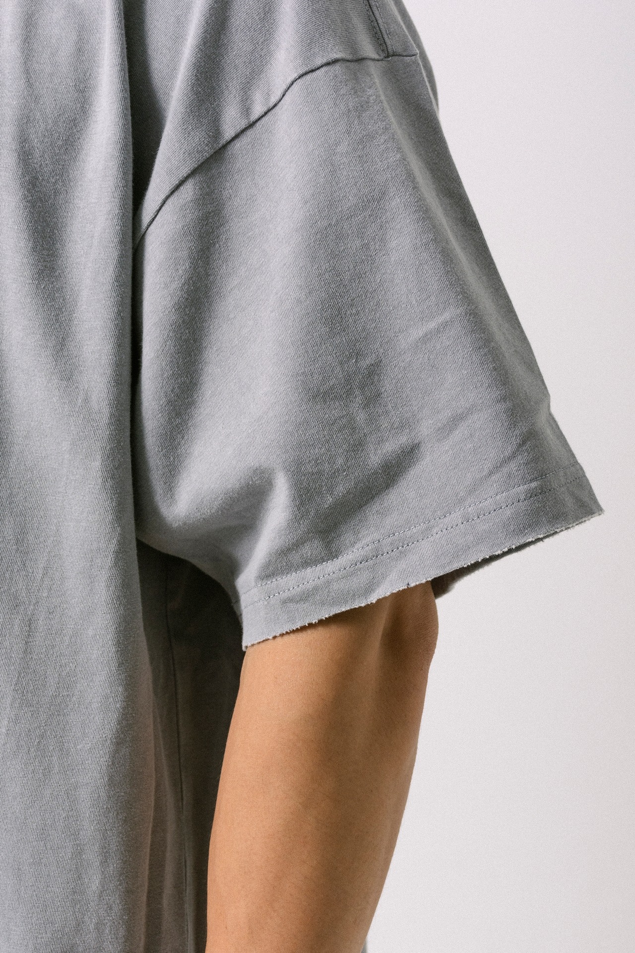 ヴィンテージグラフィックTシャツ　コンクリート