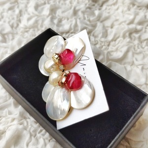 Wing / pierce or earrings