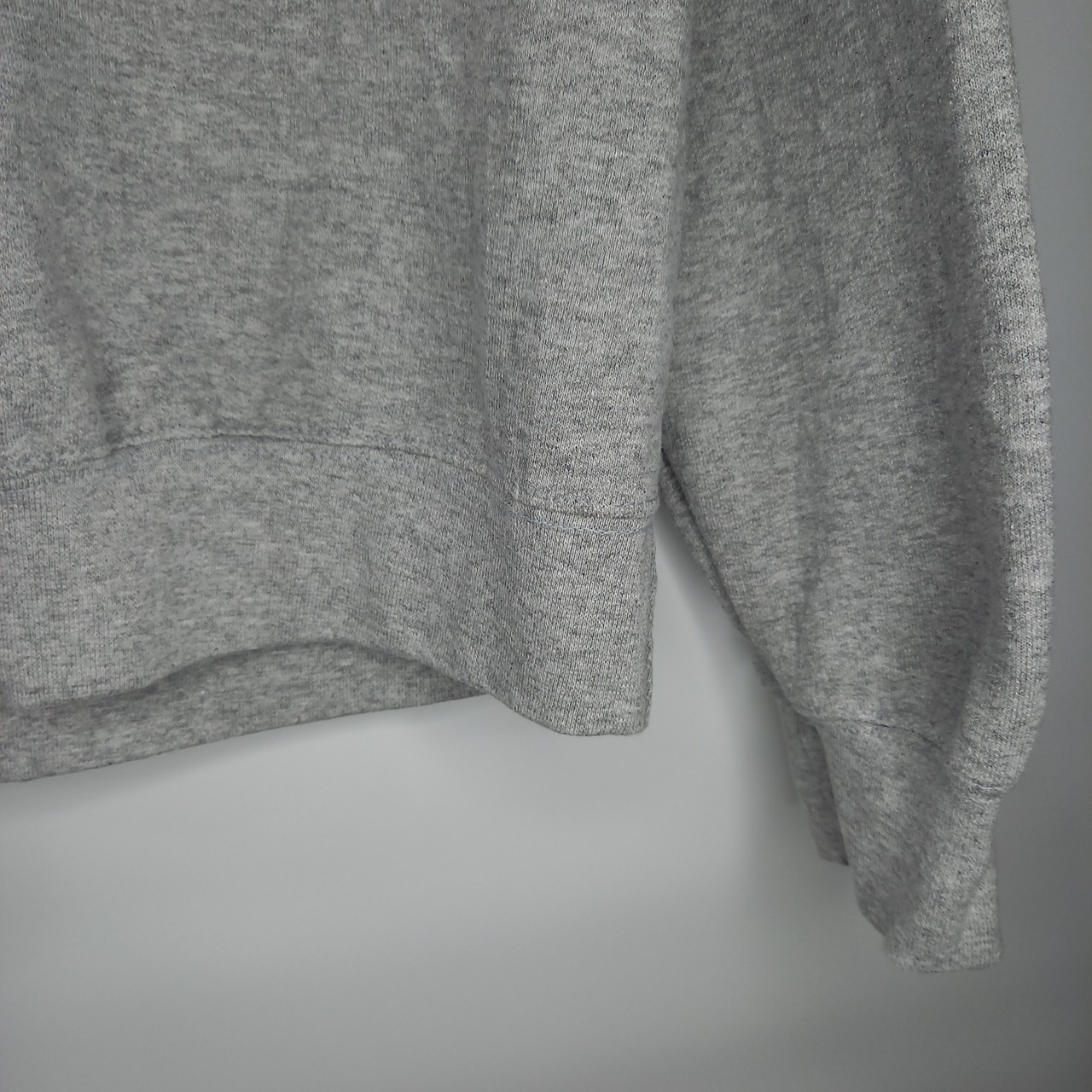 ギルダン　クルーネック　スウェット　トレーナー　スカルプリント　グレー