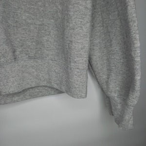 ギルダン　クルーネック　スウェット　トレーナー　スカルプリント　グレー