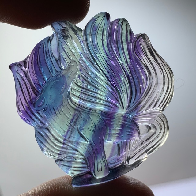 8.九尾狐☆狐フローライト ペンダントトップ