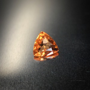 神秘のオレンジ色 0.16ct 希少石 天然 トリプライト